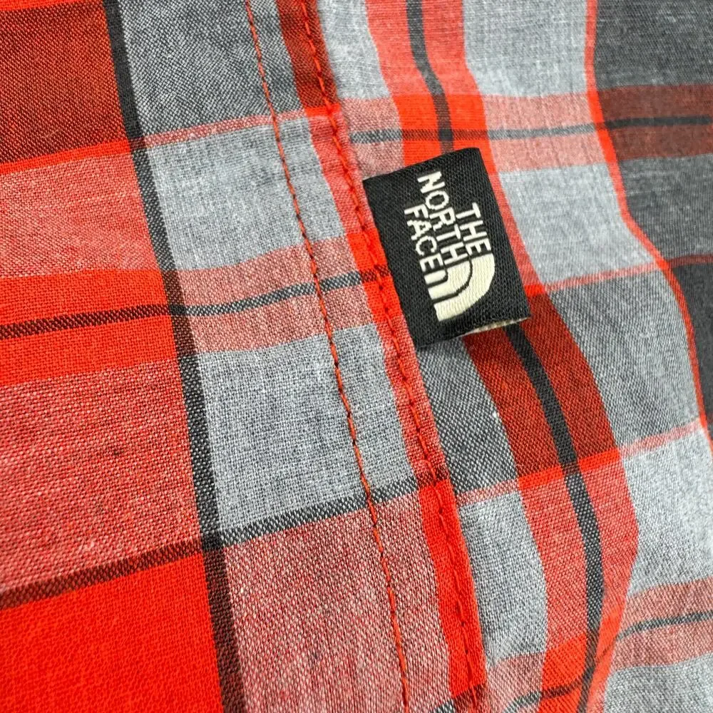 The North Face Shirt Mens Small Gray Red Plaid Snap Up‎ Shorts Sleeve Gorpcore